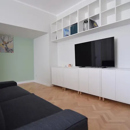 Beautiful In Old Apartment *