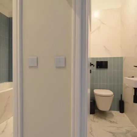 Beautiful In Old דירה *