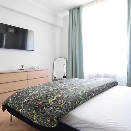 Beautiful In Old * בוקרשט