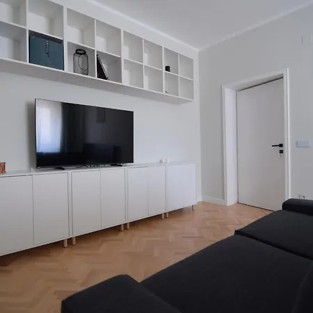 Beautiful In Old Boekarest