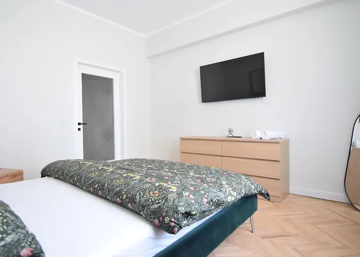 Beautiful In Old Apartman *