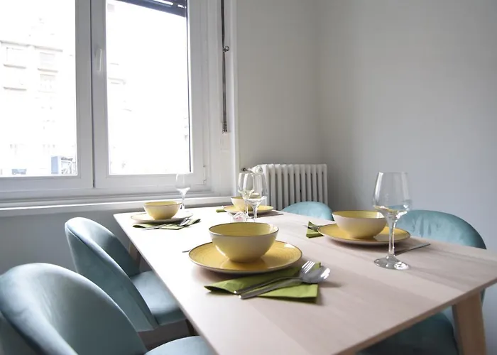 Beautiful In Old Apartman *