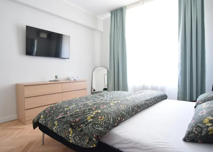 Beautiful In Old * Bukurešť