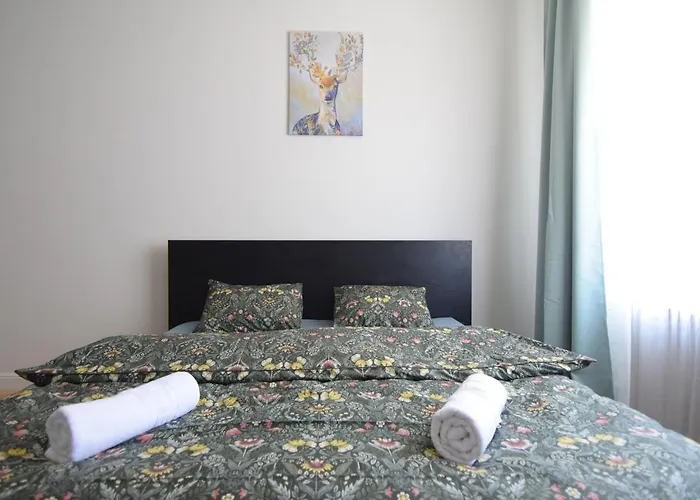 Beautiful In Old Apartman Bukarest